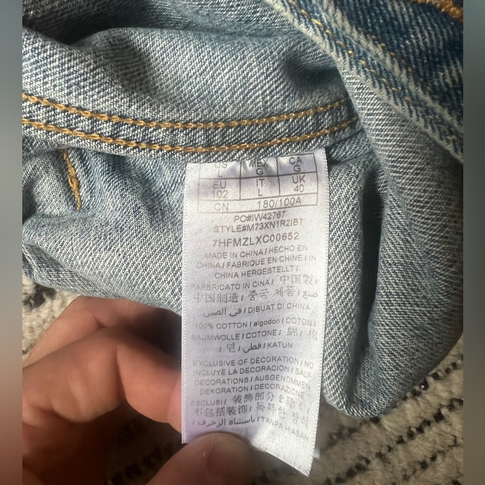 Vintage 1980’s Guess Blue Denim Jacket - Picture 10 of 11